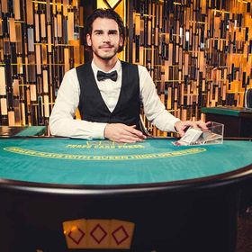 Roobet casino Triple Card Poker